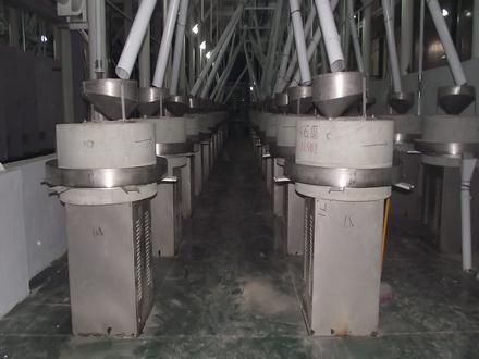 大型石磨面粉加工生產(chǎn)線